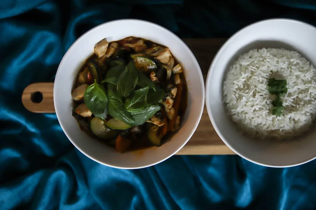 Wok z tajską bazylią